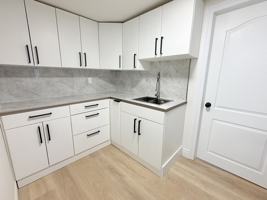 featured image of 165 College Ave N #1