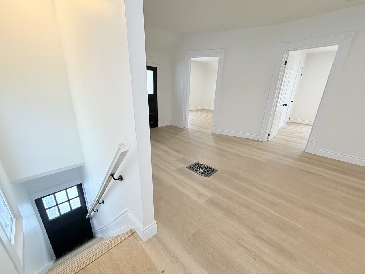 165 College Ave N #1 - Photo 5 of 10