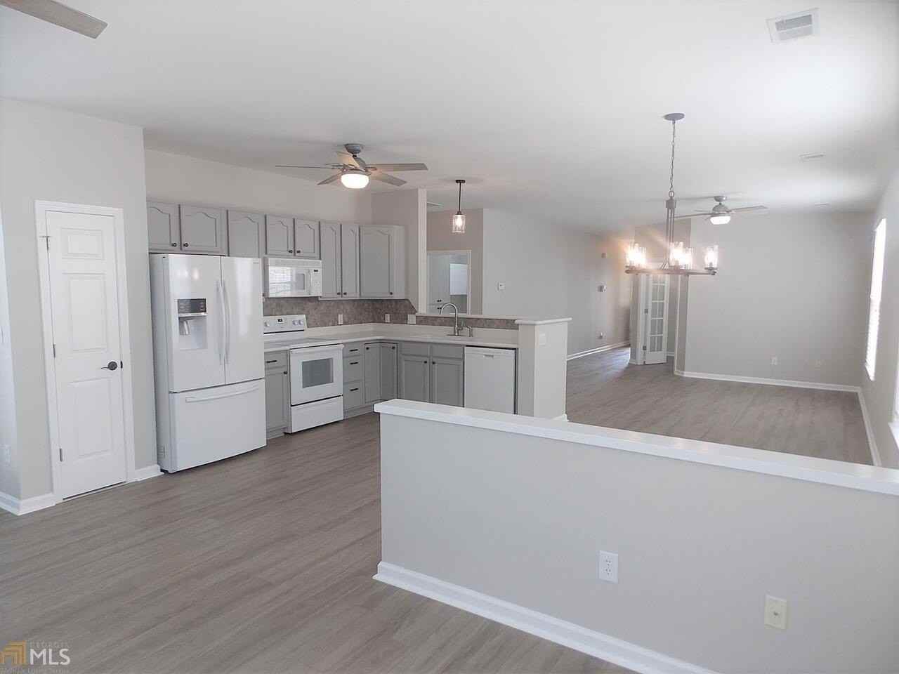 2310 Applegate Ln - Photo 4 of 28