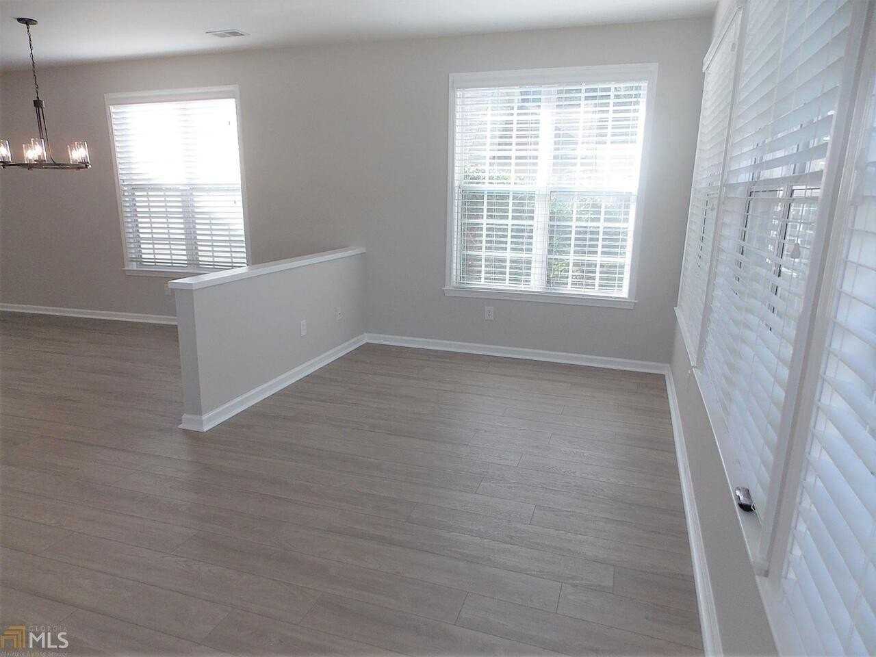 2310 Applegate Ln - Photo 6 of 28