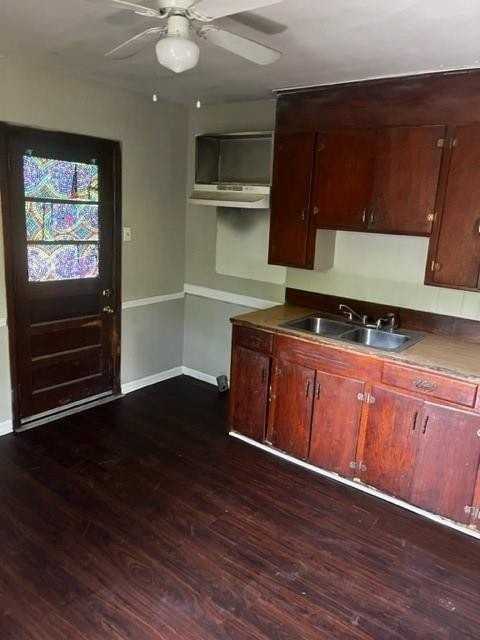 61 11th Ave - Photo 4 of 7