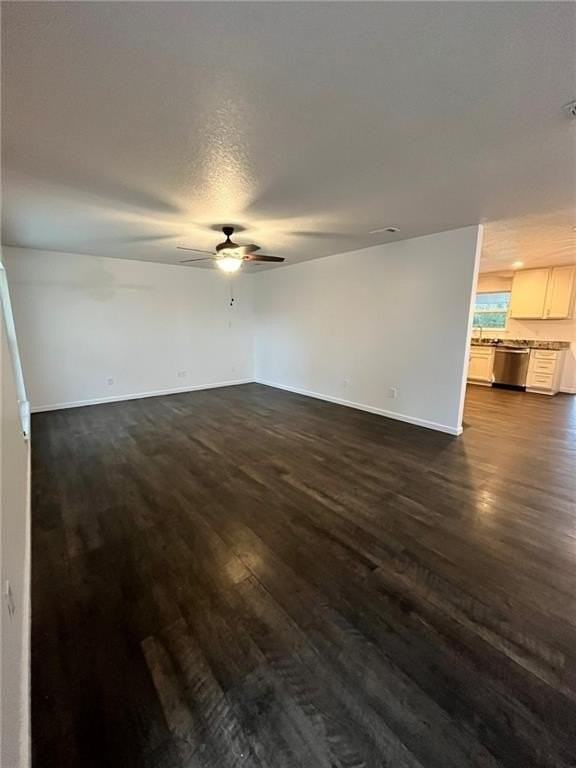 1998 Raleigh Rd Ne - Photo 6 of 15