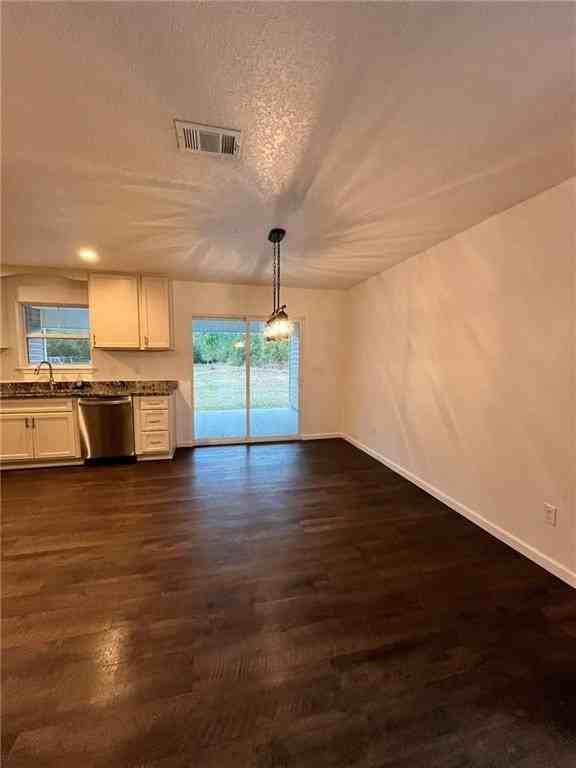 1998 Raleigh Rd Ne - Photo 7 of 15