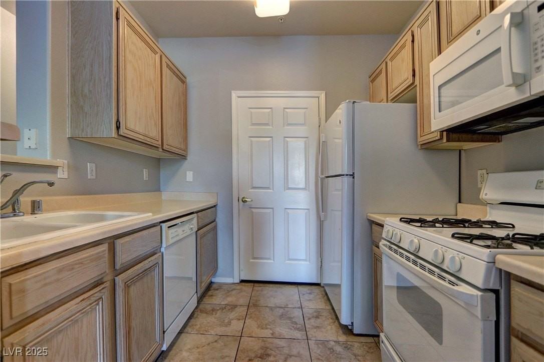 7167 S Durango Dr #105 - Photo 7 of 24