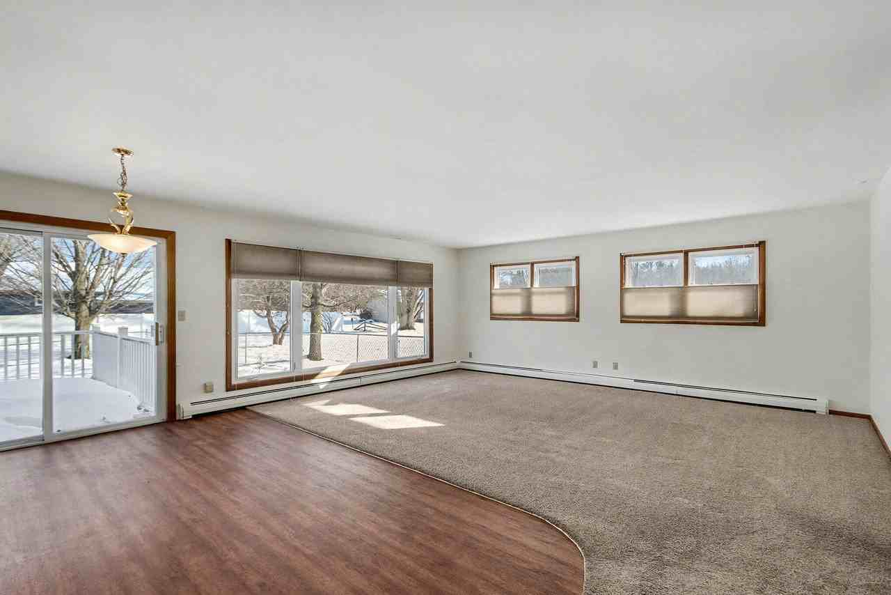 411 Walden Dr - Photo 3 of 20