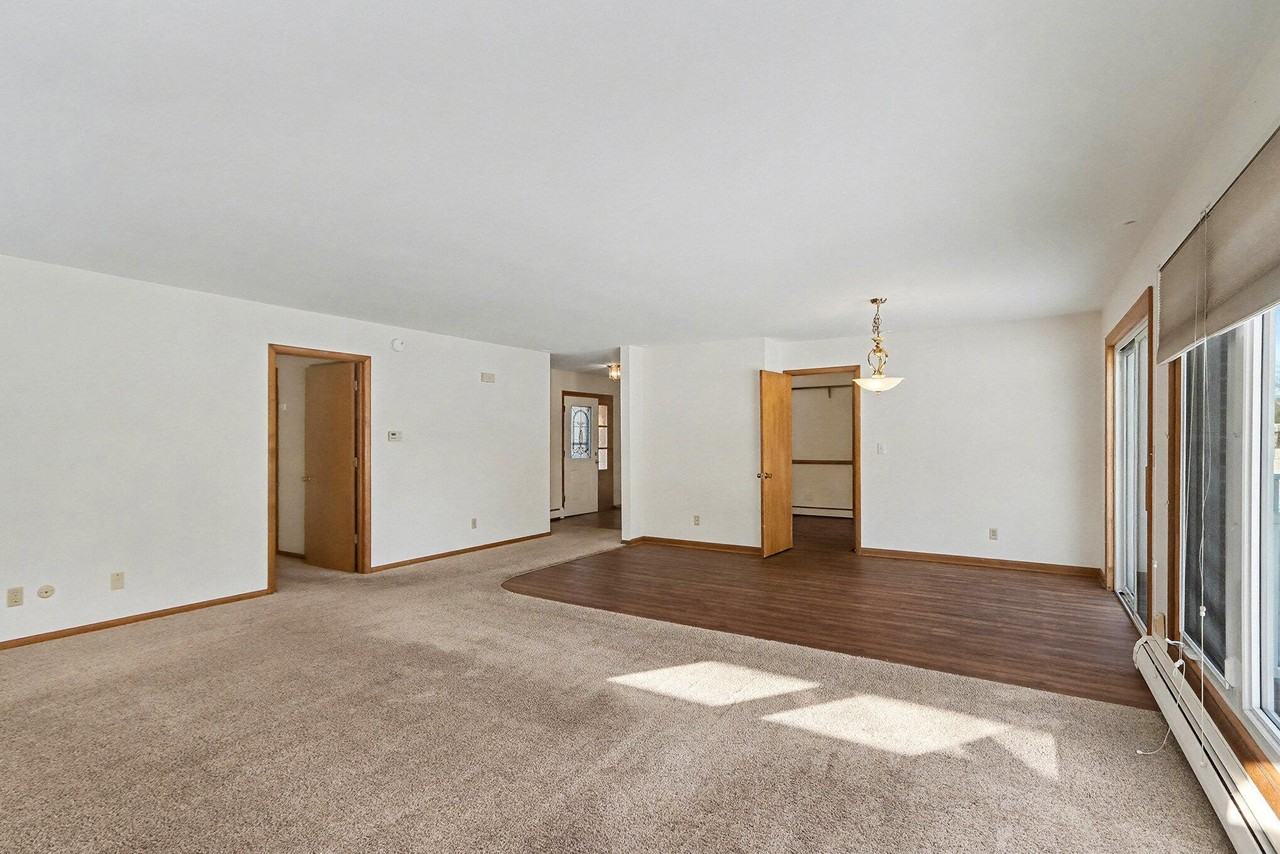 411 Walden Dr - Photo 4 of 20