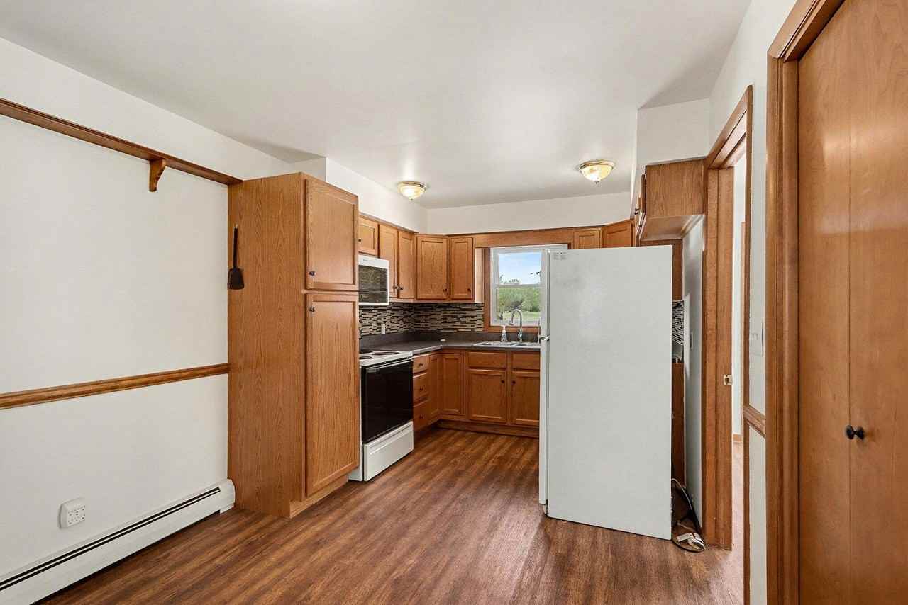 411 Walden Dr - Photo 5 of 20