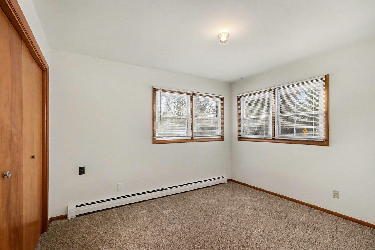 411 Walden Dr - Photo 7 of 20