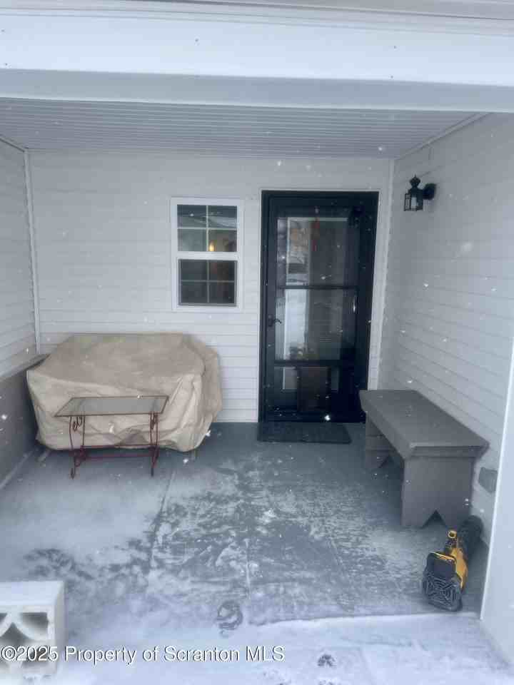 1427 Layton Rd - Photo 2 of 12