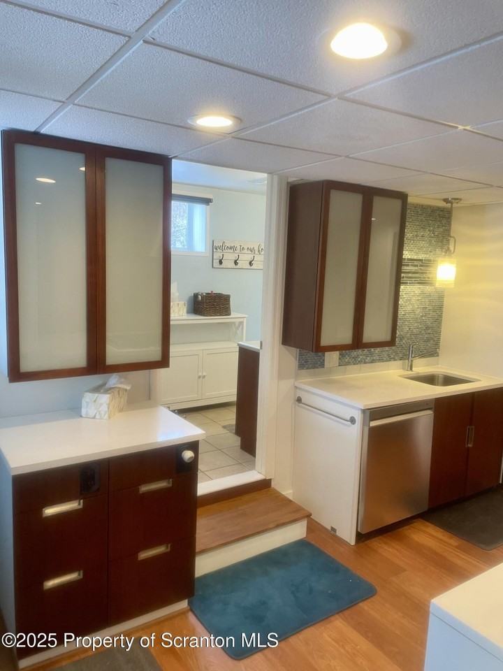 1427 Layton Rd - Photo 3 of 12