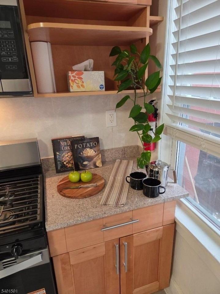 1017 Main St - Photo 5 of 20