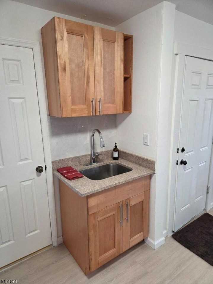 1017 Main St - Photo 6 of 20