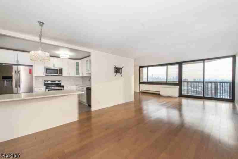 770 Anderson Ave-19R #19R - Photo 5 of 32