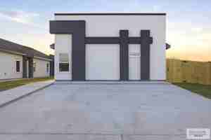 featured image of 1604 1604 CLINTON ST #LOT2