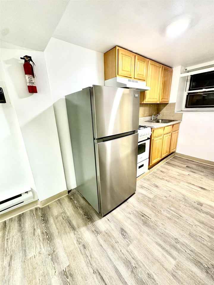 500 New York Ave #1 - Photo 4 of 7