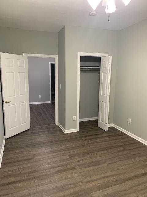 14 E 41st St ## 16 - Photo 7 of 9