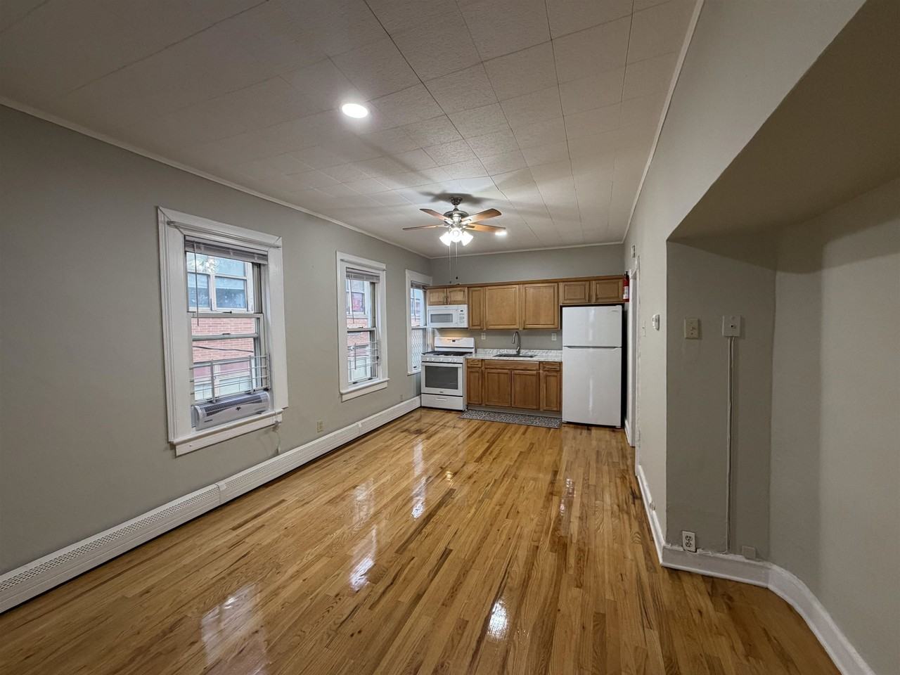 212 Plainfield Ave #2 - Photo 3 of 14