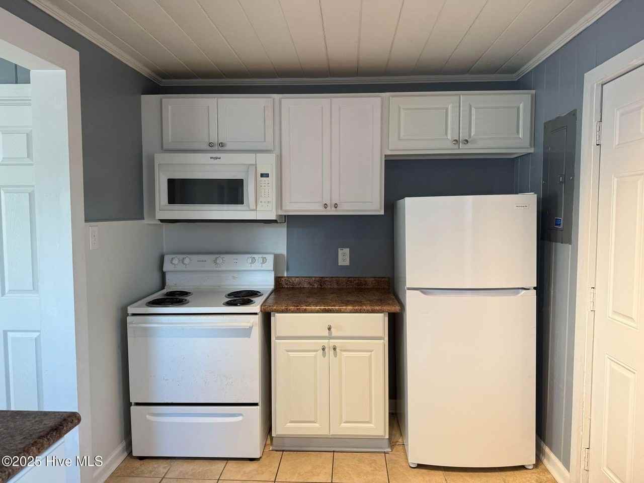 218 Richlands Ave Unit 2 #2 - Photo 3 of 6