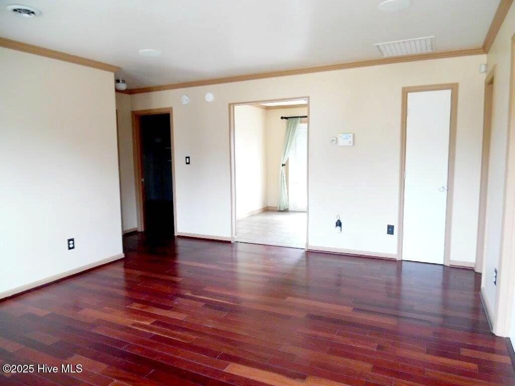 202 Sandy Dr - Photo 2 of 29