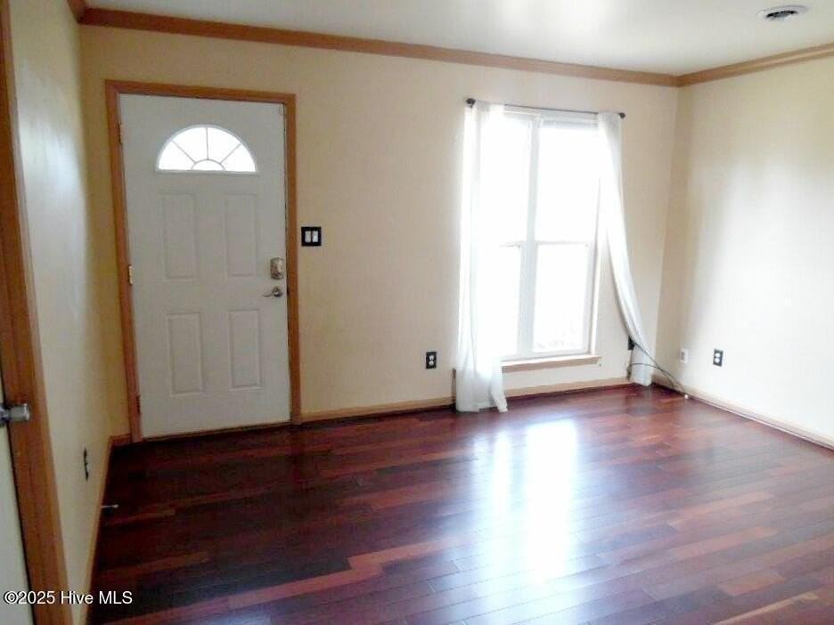 202 Sandy Dr - Photo 3 of 29