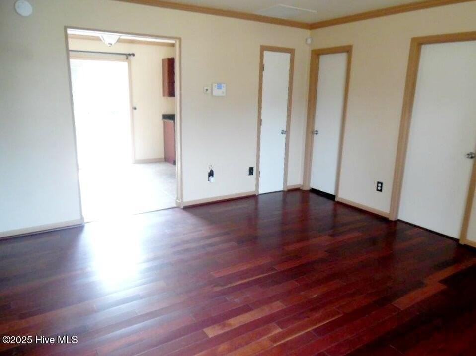 202 Sandy Dr - Photo 4 of 29