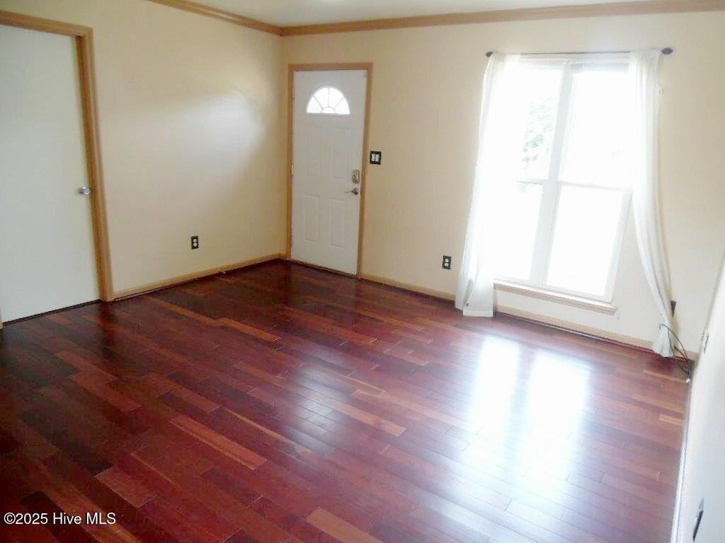 202 Sandy Dr - Photo 5 of 29