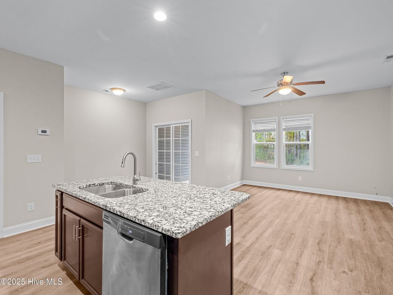 507 Stone Crab Ln - Photo 7 of 17