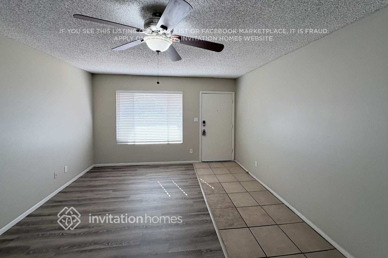 2340 W Portobello Ave - Photo 2 of 17