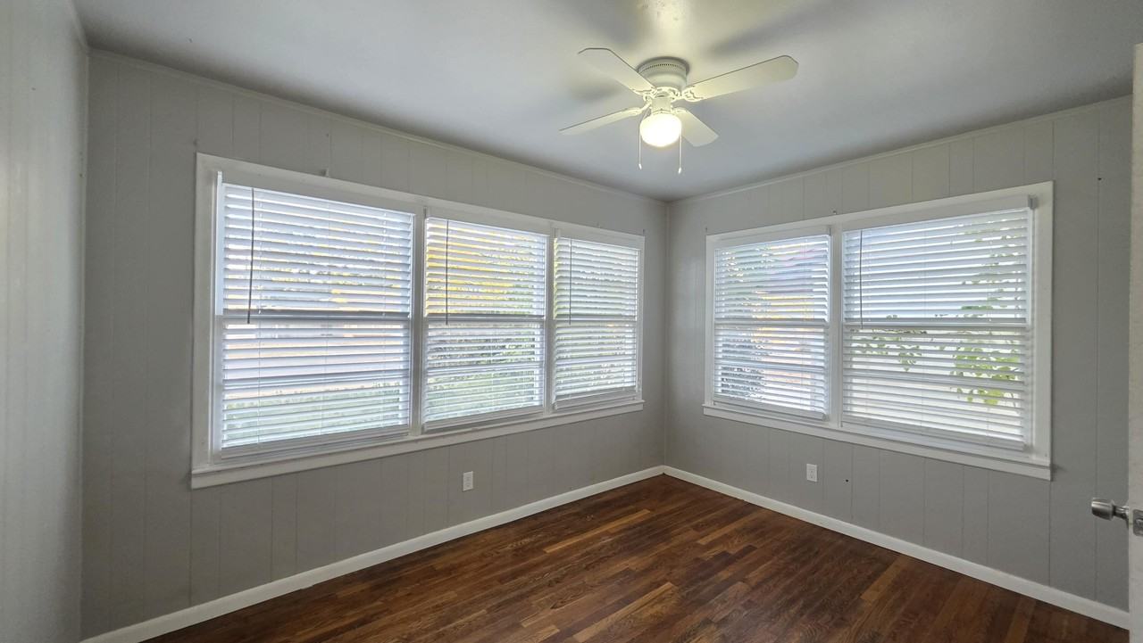 4415 45th St - Photo 7 of 16