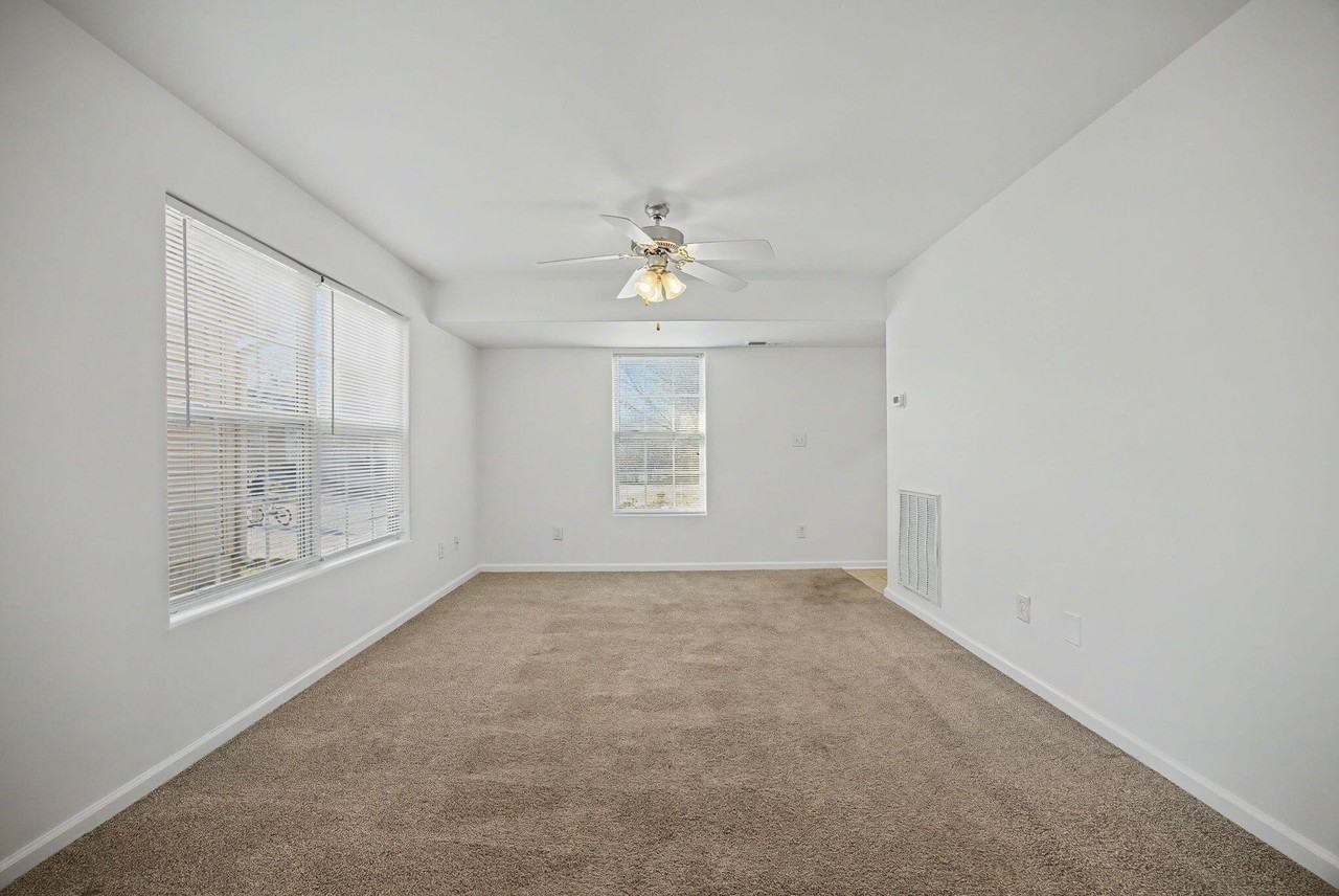 2540 Sun Seeker Ct - Photo 5 of 33