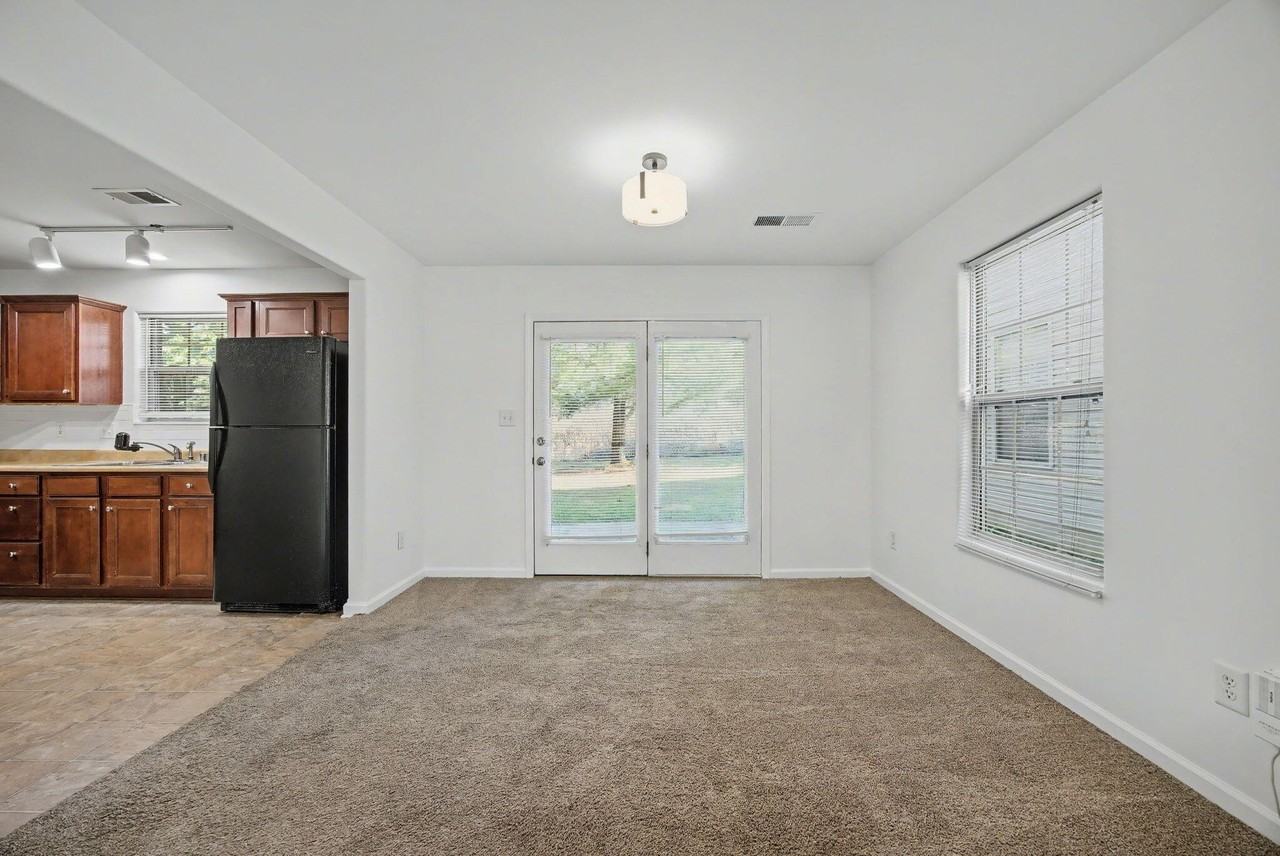 2540 Sun Seeker Ct - Photo 7 of 33