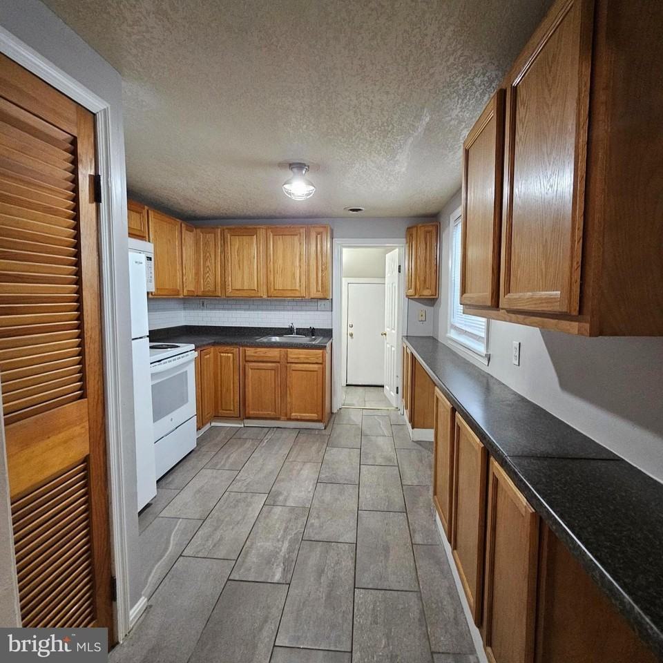 3419 Chestnut Ave - Photo 5 of 16