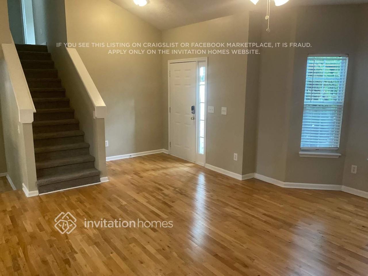 2649 Lake Park Bnd - Photo 3 of 20