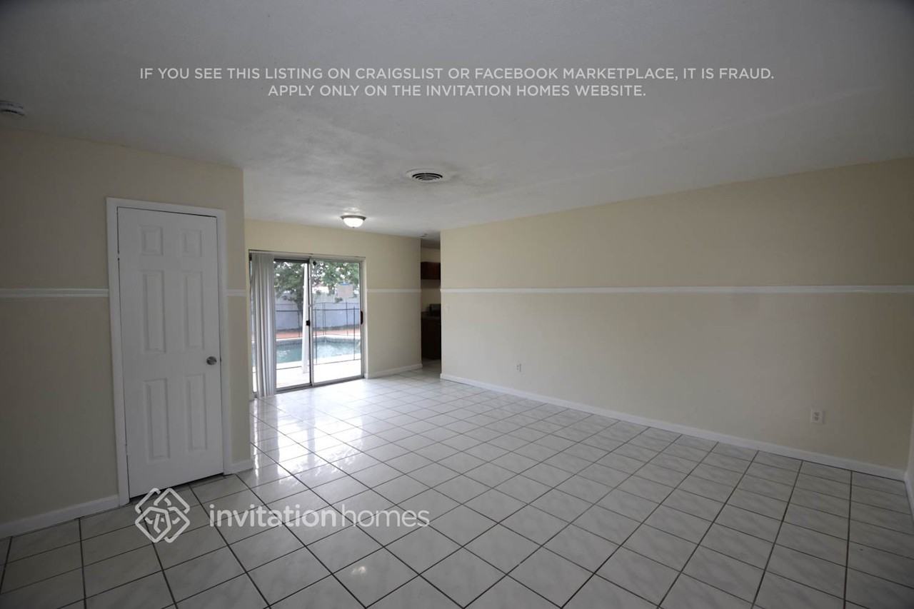 998 Nw 202nd St - Photo 6 of 15