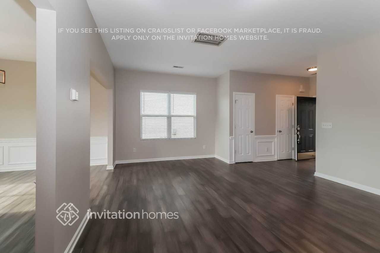 12425 Bending Branch Rd - Photo 4 of 18