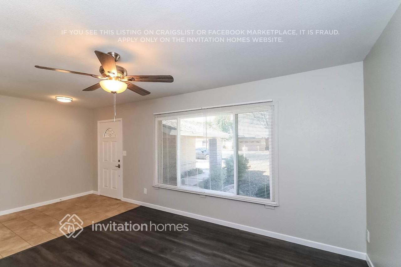 10623 N 49th Ave - Photo 3 of 17