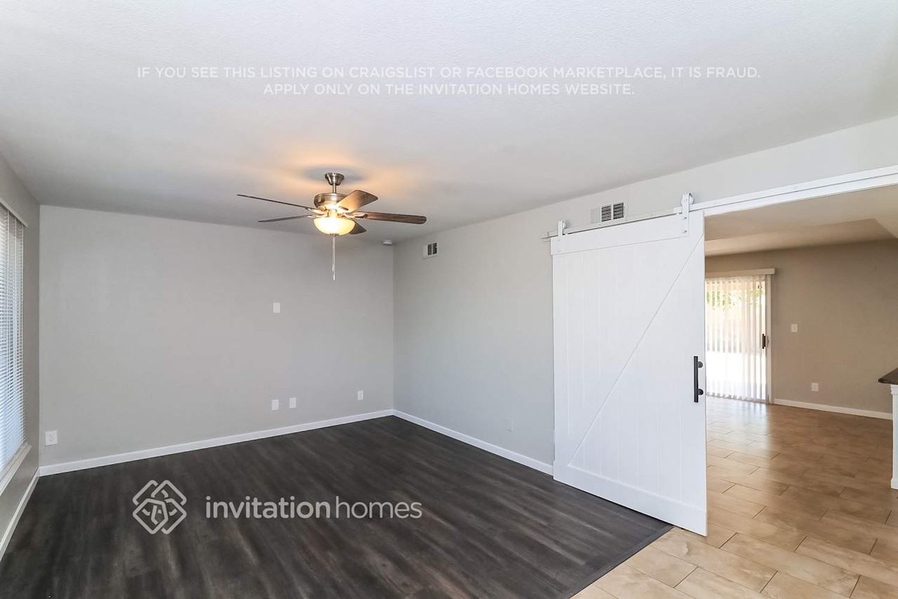 10623 N 49th Ave - Photo 4 of 17