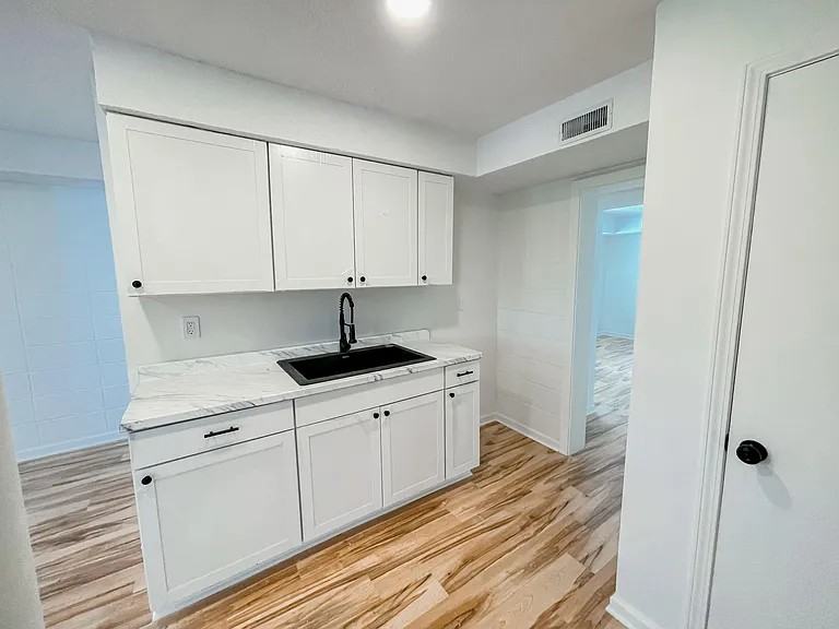 323 Forest Glen Rd - Photo 6 of 17