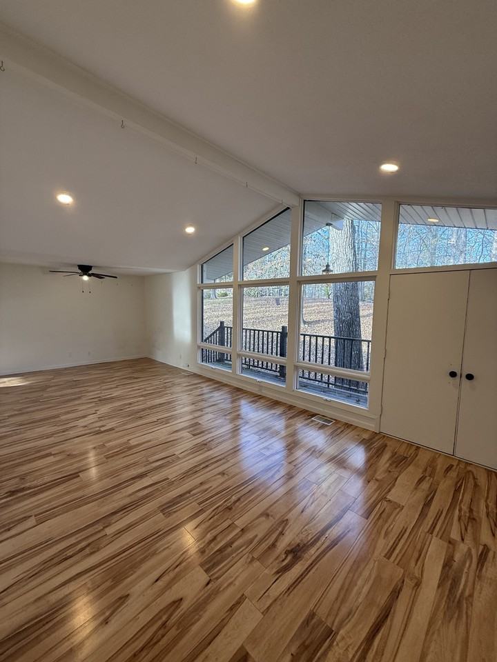 323 Forest Glen Rd - Photo 3 of 15