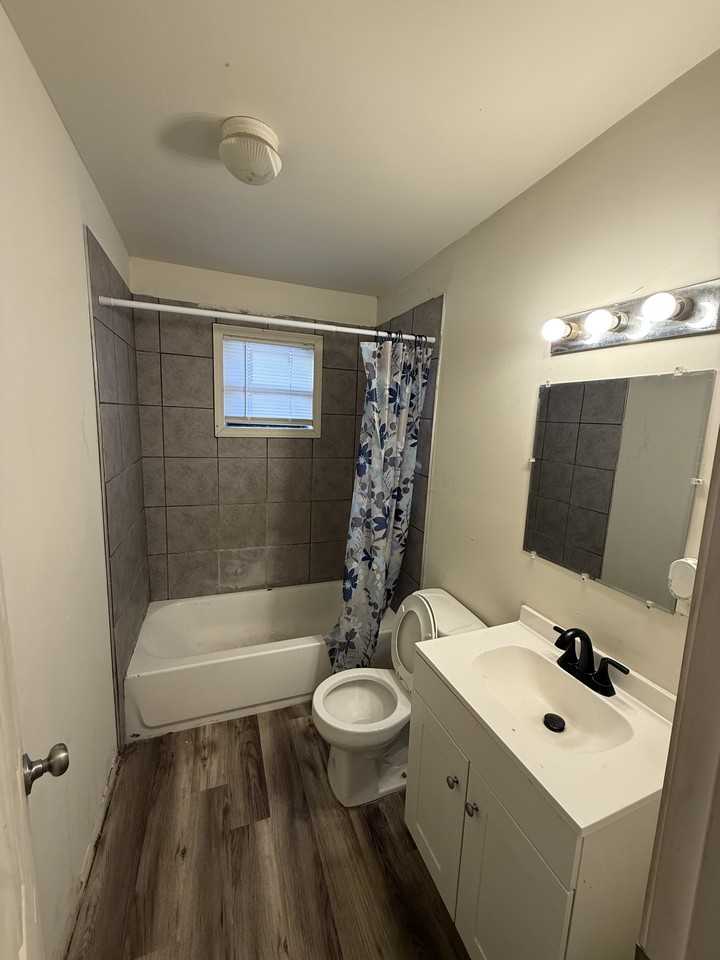 2112 14th Ave N #A - Photo 3 of 8