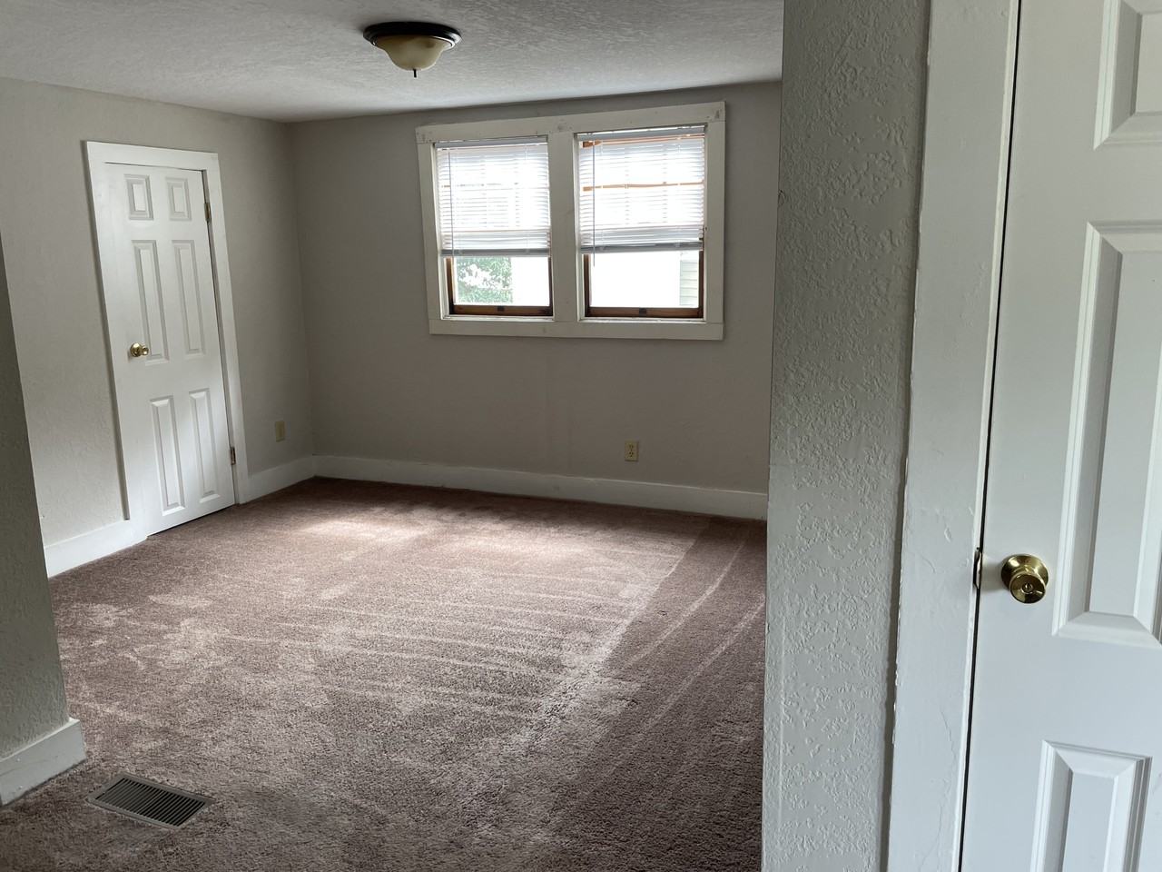 506 S 18th St #2 - Photo 5 of 7