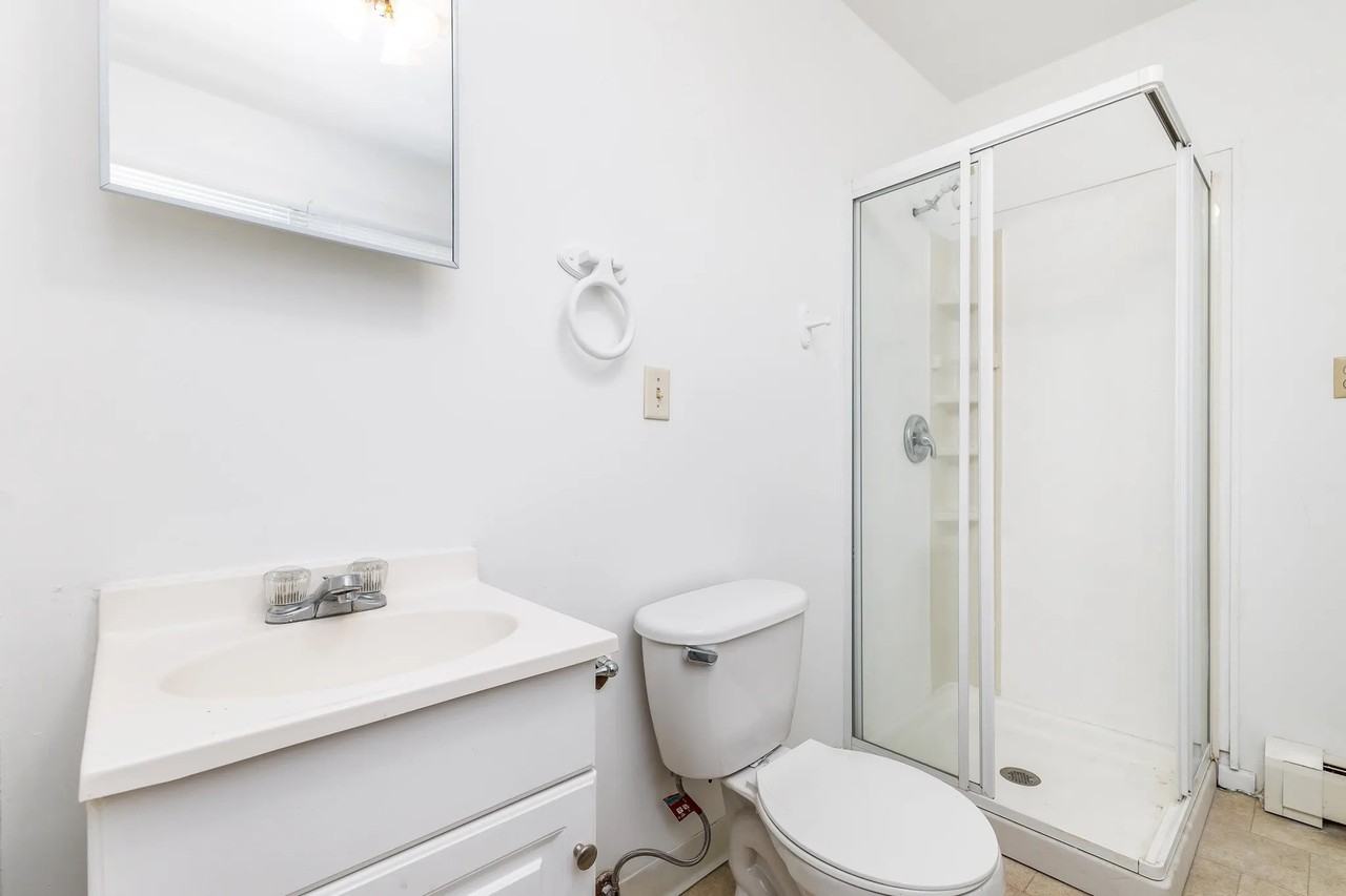 770 University Ave #6 - Photo 5 of 8