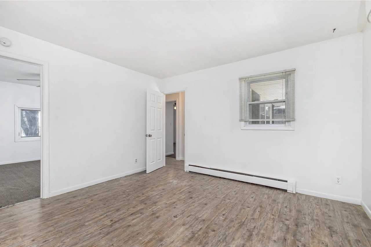 770 University Ave #6 - Photo 6 of 8