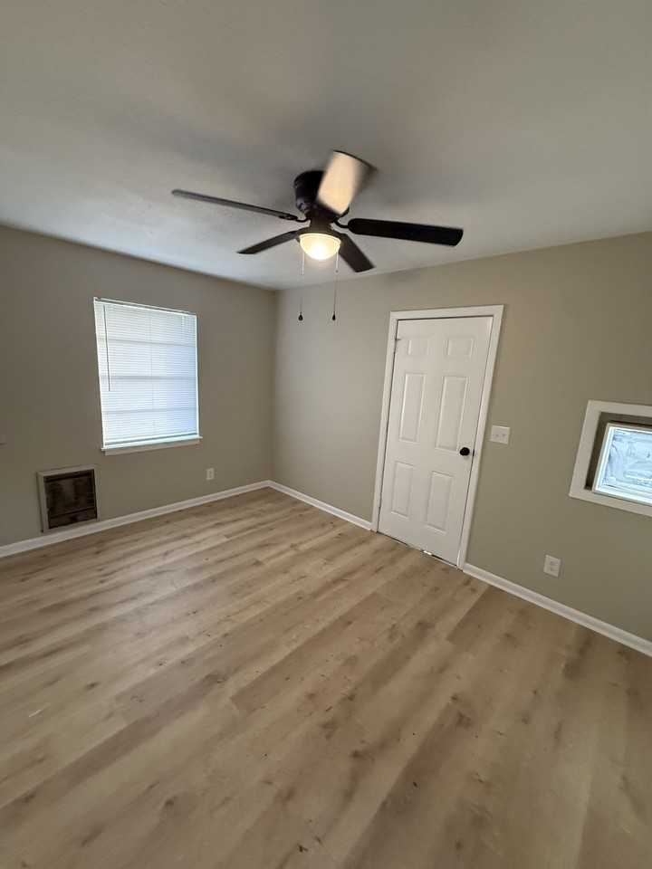 1108 Railroad St #1108 - Photo 4 of 9