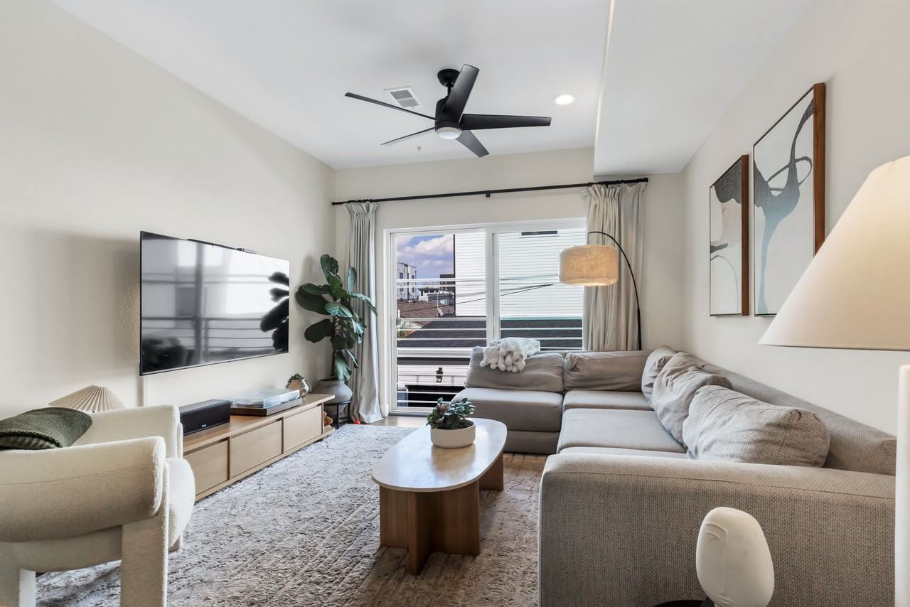 3221 W Conejos Pl - Photo 3 of 21