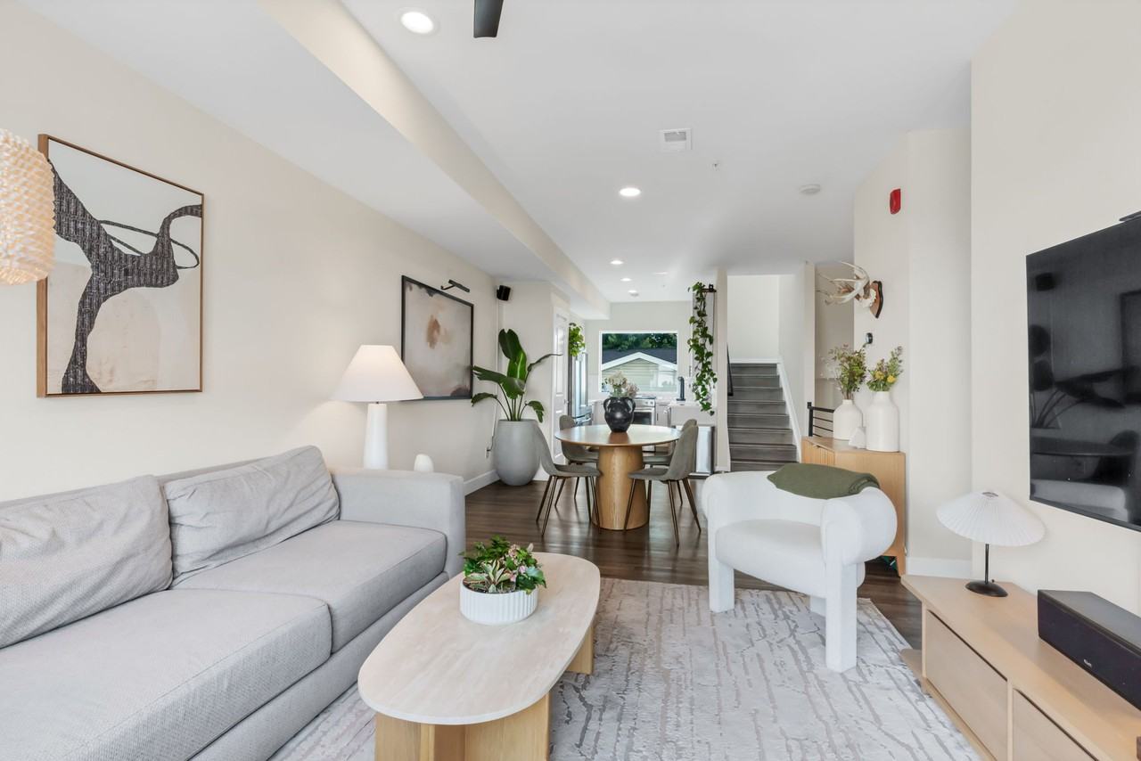 3221 W Conejos Pl - Photo 5 of 21