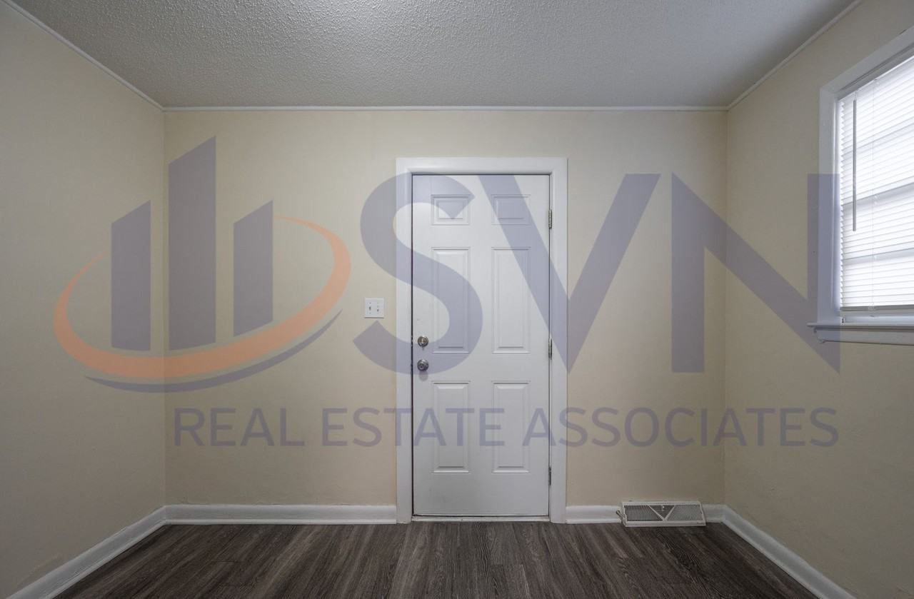 1111 Fiske St - Photo 6 of 14