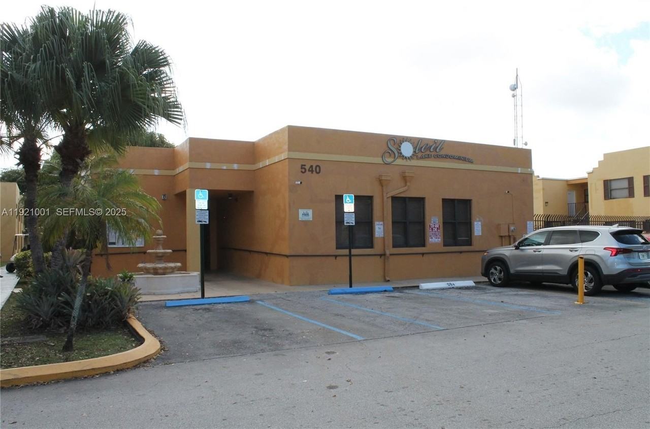 586 Nw 114th Ave #104 - Photo 2 of 26