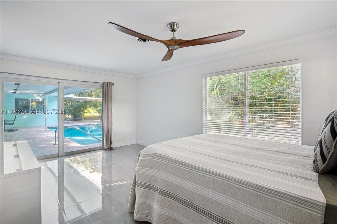 4316 Sw 6th St - Photo 4 of 24