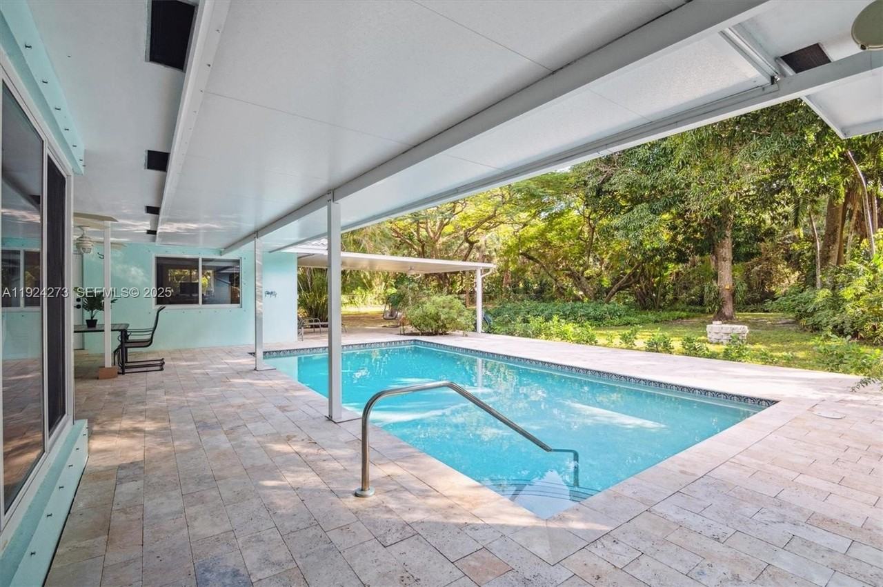 4316 Sw 6th St - Photo 5 of 24